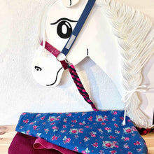 Lade das Bild in den Galerie-Viewer, 3tlg. Set Satteldecke, Halfter und Zügel