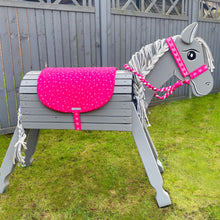 Lade das Bild in den Galerie-Viewer, Holzpferd grau mittel 90 cm Stockmaß