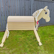 Lade das Bild in den Galerie-Viewer, Holzpferd beige mittel 90 cm Stockmaß