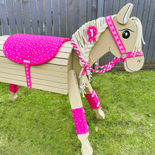Lade das Bild in den Galerie-Viewer, Holzpferd beige groß 100 cm Stockmaß