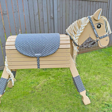 Lade das Bild in den Galerie-Viewer, Holzpferd beige mittel 90 cm Stockmaß