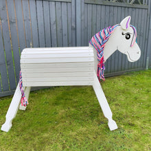 Lade das Bild in den Galerie-Viewer, Holzpferd weiß mittel 90 cm Stockmaß
