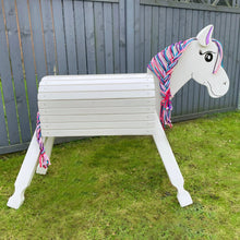 Lade das Bild in den Galerie-Viewer, Holzpferd weiß groß 100 cm Stockmaß