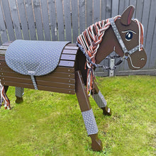 Lade das Bild in den Galerie-Viewer, Holzpferd dunkelbraun groß 100 cm Stockmaß