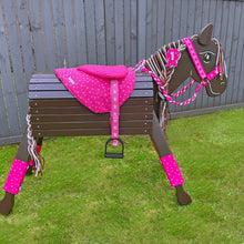 Lade das Bild in den Galerie-Viewer, Holzpferd dunkelbraun mittel 90 cm Stockmaß