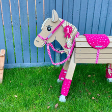 Lade das Bild in den Galerie-Viewer, Holzpferd beige groß 100 cm Stockmaß