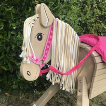 Lade das Bild in den Galerie-Viewer, Holzpferd beige klein 80 cm Stockmaß