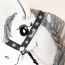 Lade das Bild in den Galerie-Viewer, Halfter Zügel Zaumzeug Holzpferd anthrazit