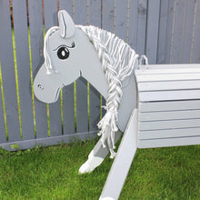 Lade das Bild in den Galerie-Viewer, Holzpferd grau groß 100 cm Stockmaß