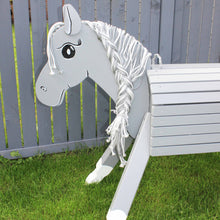 Lade das Bild in den Galerie-Viewer, Holzpferd grau klein 80 cm Stockmaß