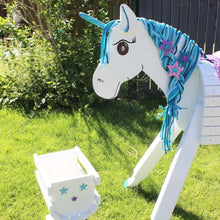 Lade das Bild in den Galerie-Viewer, Holzpferd Einhorn