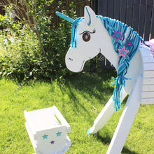 Lade das Bild in den Galerie-Viewer, Holzpferd Einhorn weiß mittel 90 cm Stockmaß