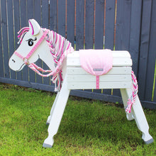 Lade das Bild in den Galerie-Viewer, Holzpferd Pony klitzeklein 50 cm Stockmaß