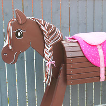 Lade das Bild in den Galerie-Viewer, NEU!!! Holzpferd rotbraun Fuchs groß 100 cm Stockmaß