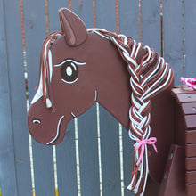 Lade das Bild in den Galerie-Viewer, NEU!! Holzpferd rotbraun Fuchs klein 80 cm Stockmaß