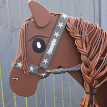 Lade das Bild in den Galerie-Viewer, NEU!! Holzpferd rotbraun Fuchs klein 80 cm Stockmaß