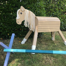 Lade das Bild in den Galerie-Viewer, Holzpferd beige klein 80 cm Stockmaß