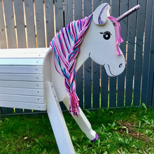 Lade das Bild in den Galerie-Viewer, Sofort zu verkaufen Holzpferd Einhorn 90 cm weiß