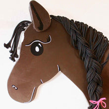 Lade das Bild in den Galerie-Viewer, Holzpferd dunkelbraun klein 80 cm Stockmaß