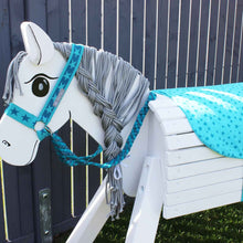 Lade das Bild in den Galerie-Viewer, 3tlg. Set Satteldecke, Halfter und Zügel
