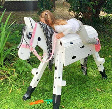 Lade das Bild in den Galerie-Viewer, Holzpferd weiß groß 100 cm Stockmaß