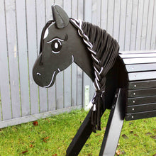 Lade das Bild in den Galerie-Viewer, Holzpferd schwarz mittel 90 cm Stockmaß