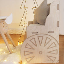 Lade das Bild in den Galerie-Viewer, Rentier Schlitten Kutsche Kinderstuhl Sessel Kinderzimmer Weihnachtsdekoration
