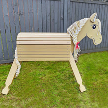 Lade das Bild in den Galerie-Viewer, Holzpferd beige klein 80 cm Stockmaß
