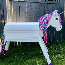 Lade das Bild in den Galerie-Viewer, Holzpferd  Einhorn 80 cm weiß
